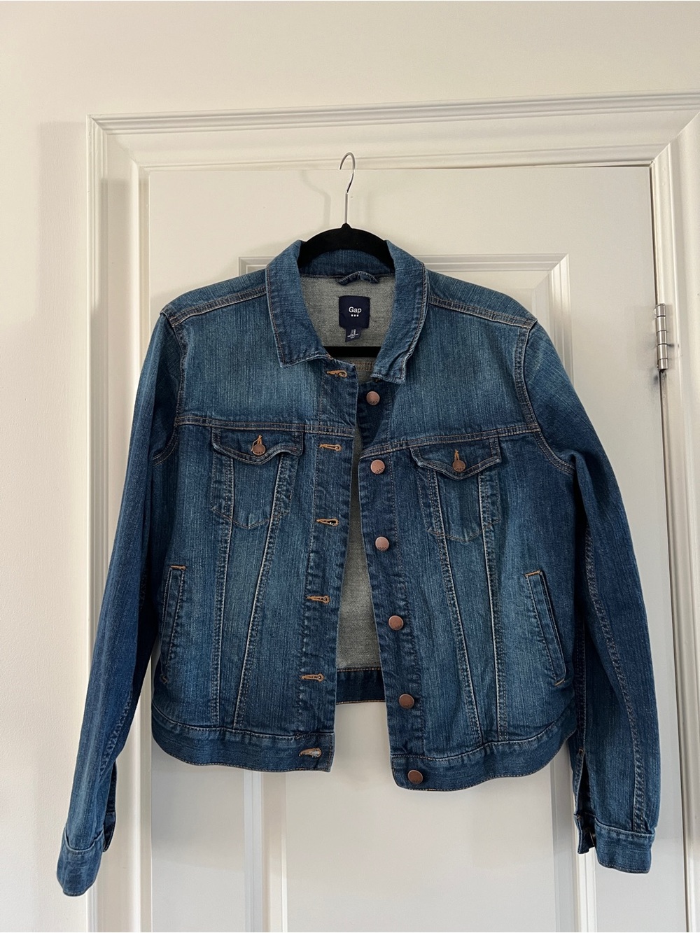 GAP Women's Denim Jacket - Medium Blue